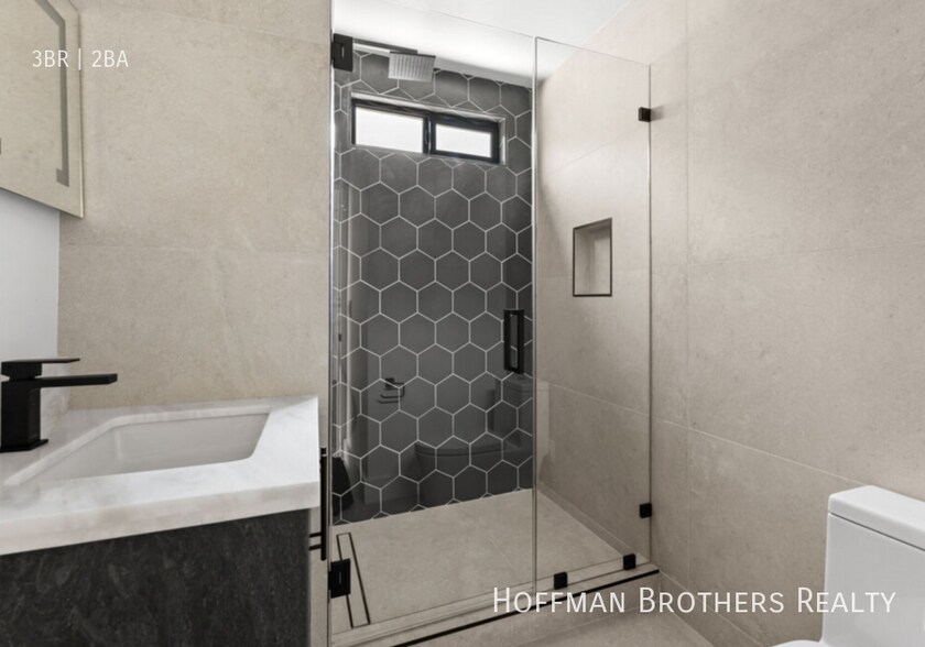 Building Photo - 1450 1/2 Crescent Heights Blvd