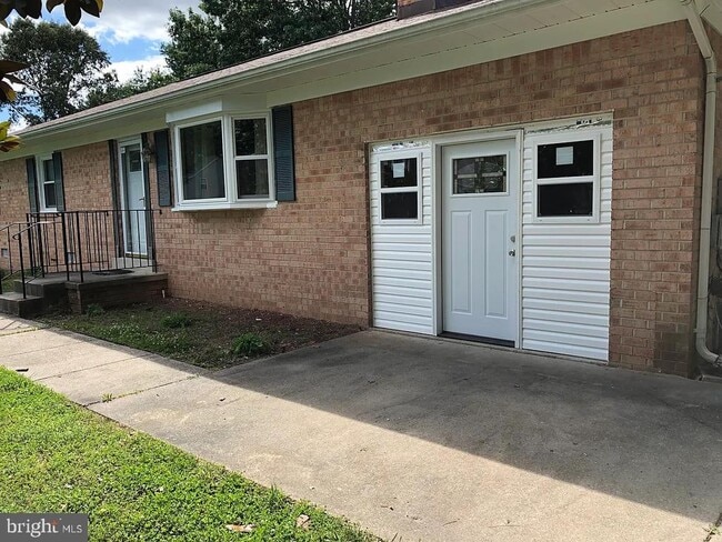 Building Photo - 9610 Prince William Dr