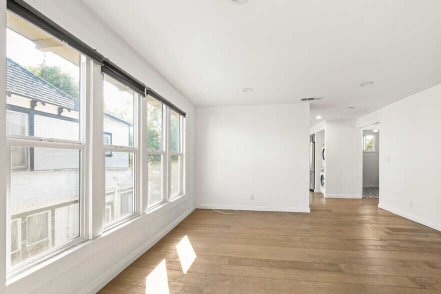 Building Photo - 1703 S Burlington Ave