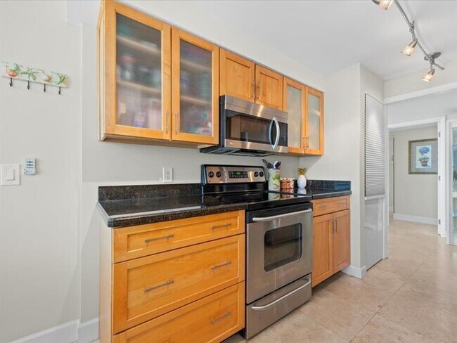 Building Photo - 3589 S Ocean Blvd