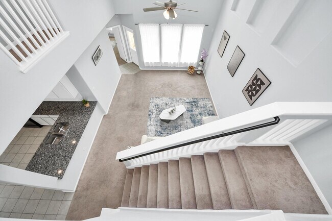 Building Photo - 208 Salange Ln