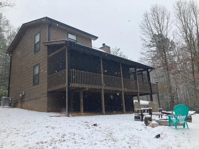 Building Photo - 274 Henson Rd