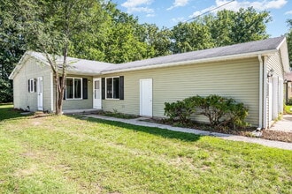 Building Photo - Updated 2-bedroom Duplex at $1150/month
