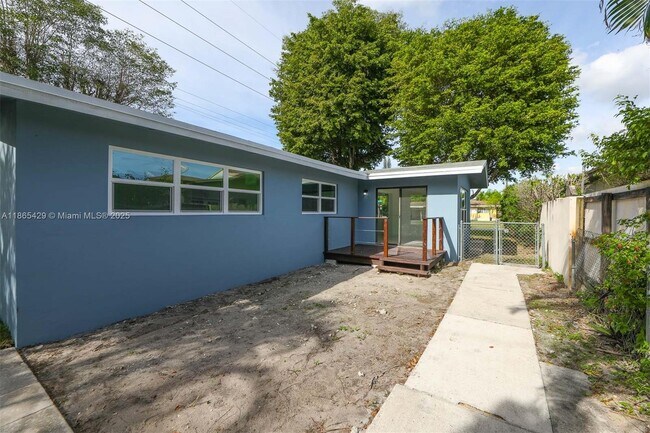 Building Photo - 832 NW 28th St