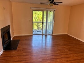 Building Photo - 2 Bedroom 2 Bath condo 2nd floor end unit at Myrtle Greens