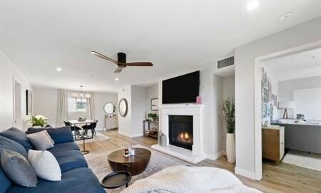 Building Photo - 6435 Kanan Dume Rd