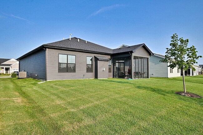 Building Photo - 311 Dennis Ln