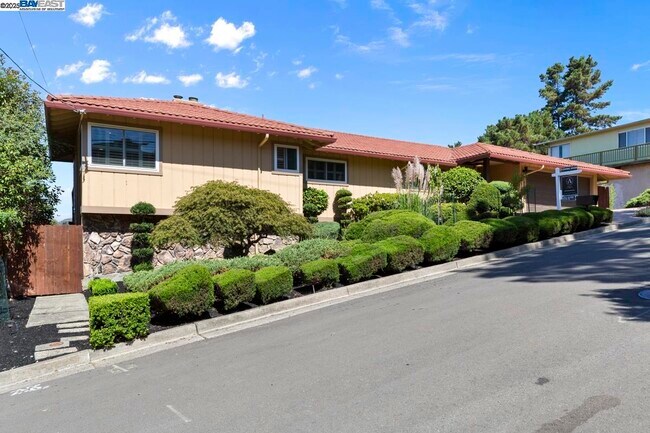 Building Photo - 10336 Greenview Dr