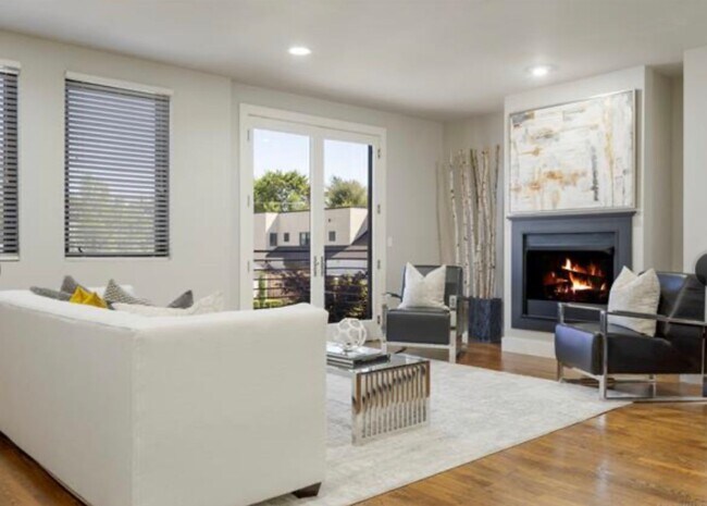 Building Photo - Experience fabulous Brookside living, just outside your front door!