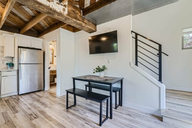 Building Photo - 9443 5th Ave SW