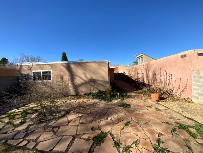 Building Photo - 3 Bedroom Single Story Home Available Near San Pedro Dr NE & McLeod Rd NE!