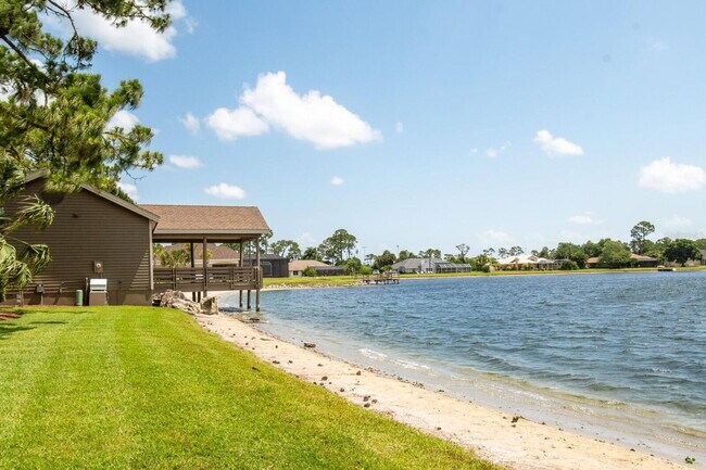 Building Photo - 3838 Peacock Dr