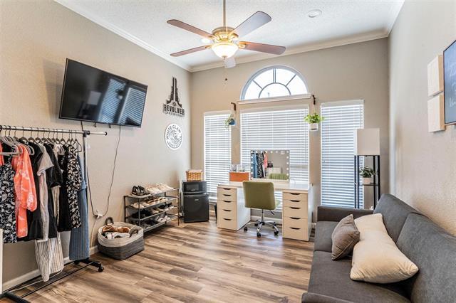 Building Photo - 8409 Lake Bend Dr