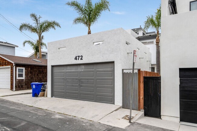 Building Photo - 472 36th St