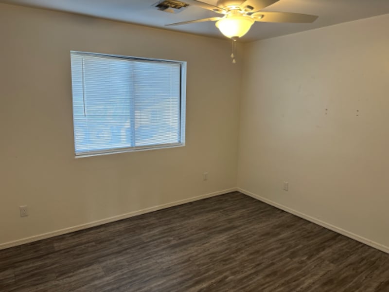 Building Photo - 1034 W 8th S St