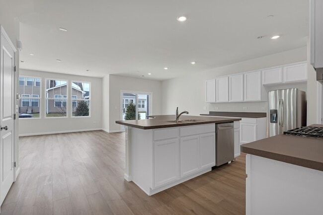 Building Photo - 5918 Hawkweed Dr