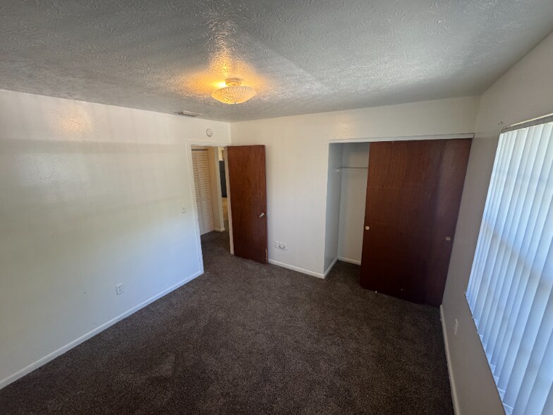 Building Photo - 21520 Campbell Dr