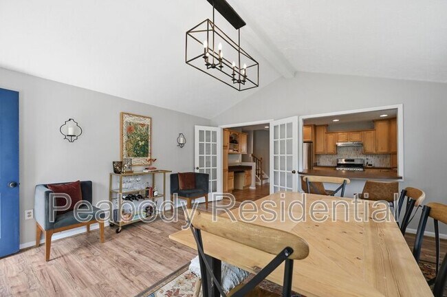 Building Photo - 6426 Carriage Dr