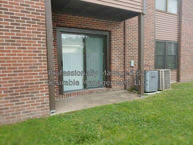 Building Photo - 147 Windsor Castle Dr