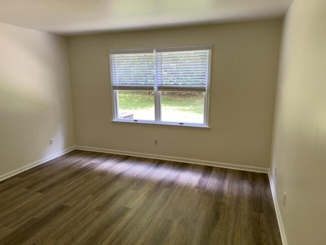 Building Photo - 162 Lindfield Cir