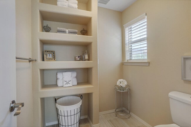 Building Photo - 6215 Goldfield Pl NE