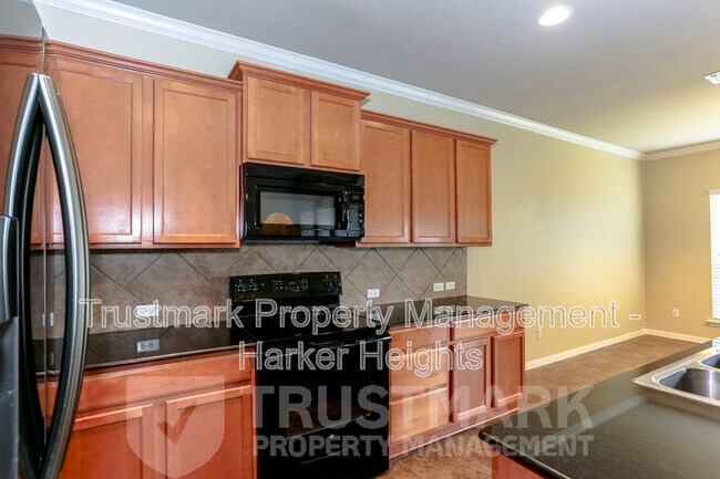 Building Photo - 8121 Iron Gate Dr