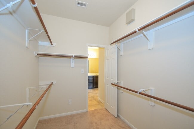 Building Photo - 20215 Stonebridge Terrace Dr
