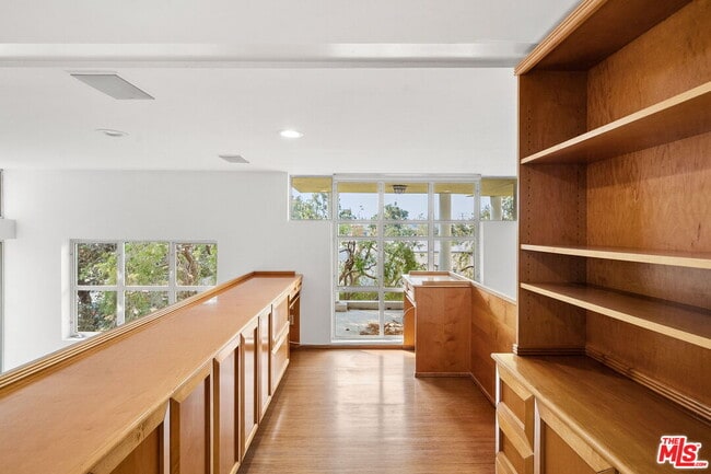 Building Photo - 1011 Pacific St