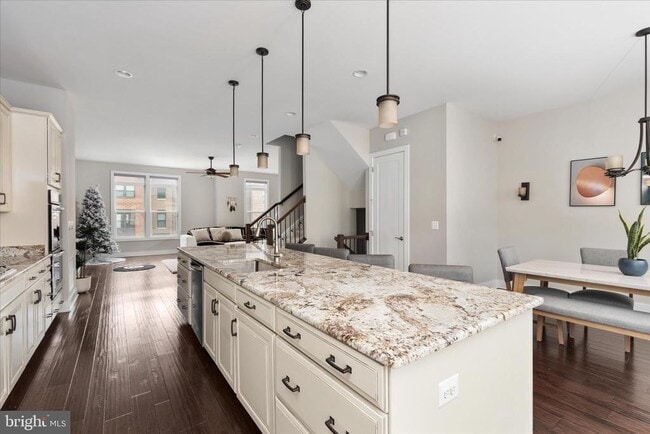 Building Photo - 44735 Medway Ter