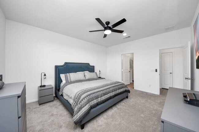 Building Photo - 3113 Paso Fino Dr