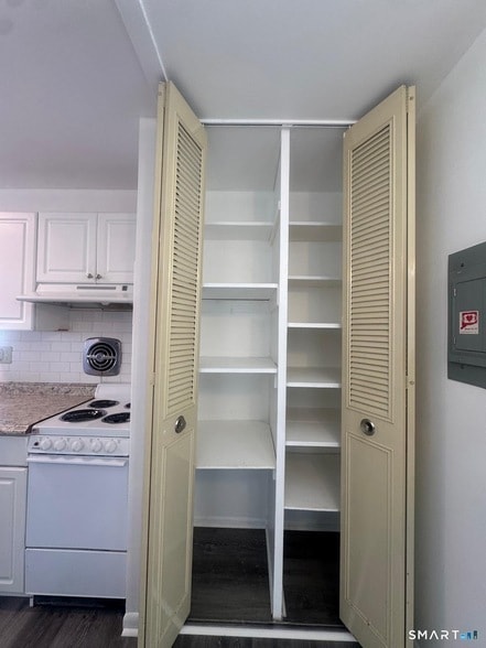 Building Photo - 190 Birdseye St