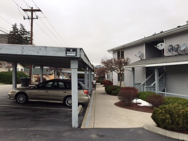 Building Photo - 2307 W Woodin Ave