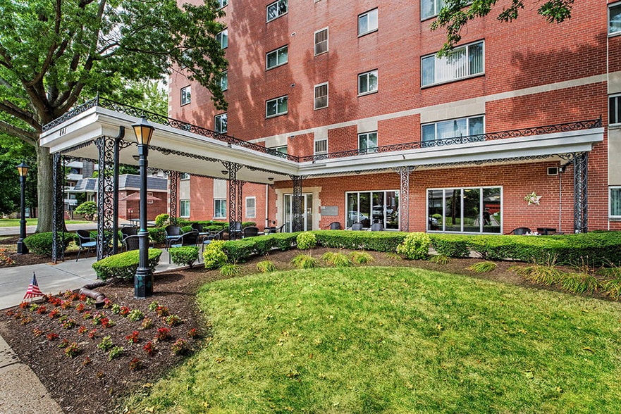 The Avalon Apartment Homes 841 California Ave Avalon PA 15202