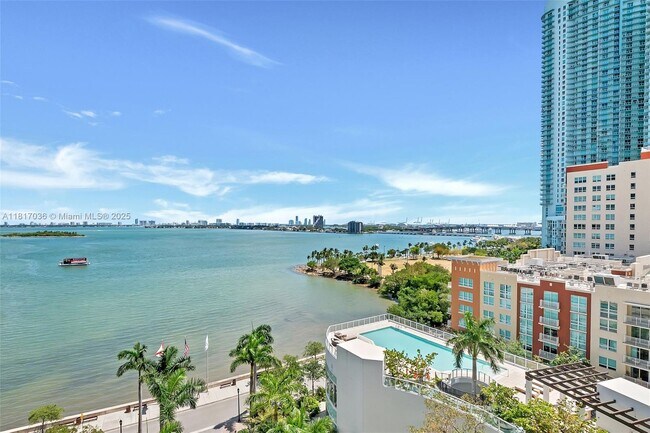 Building Photo - 2020 N Bayshore Dr