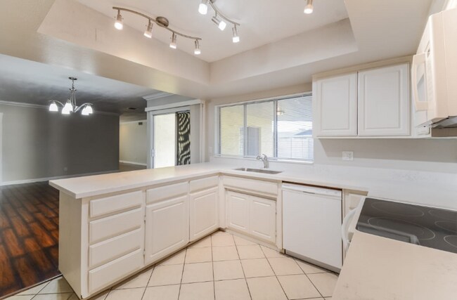 Building Photo - 5226 W Harmont Dr