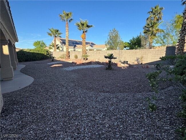 Building Photo - 8625 Desert Bird Dr