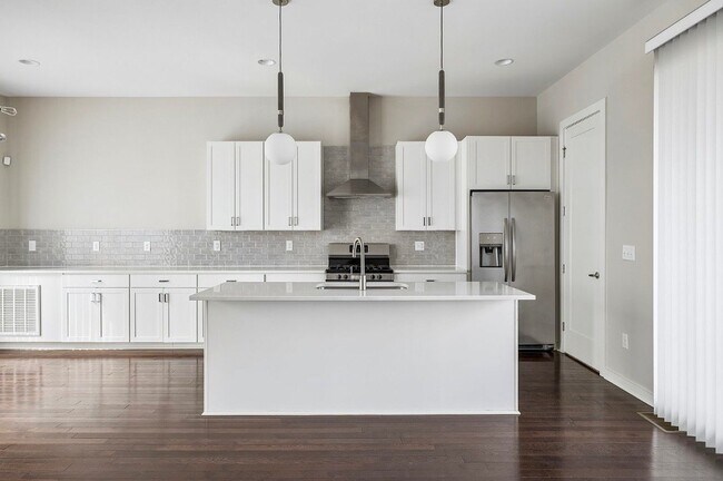 Building Photo - 227 Oceola Ave