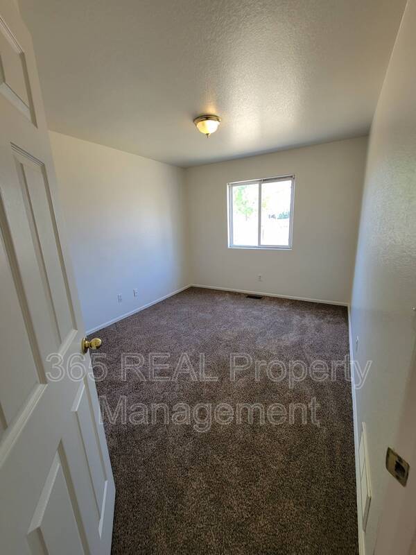 Building Photo - 3821 Tumbleweed Dr