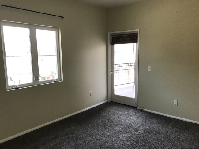 Building Photo - RENT SPECIAL - CONDO in Prime NOHO Art Dis...