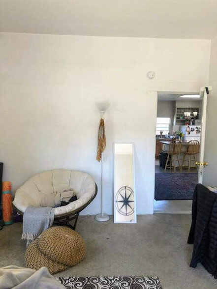 Ditto - looking out entry door into kitchen area - 804 NW 29th St