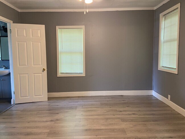 Building Photo - Single Family Home in Branson