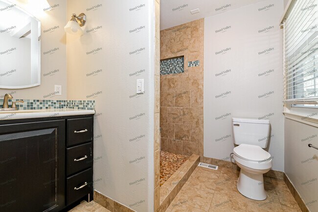 Building Photo - 1103 Brookside Ct