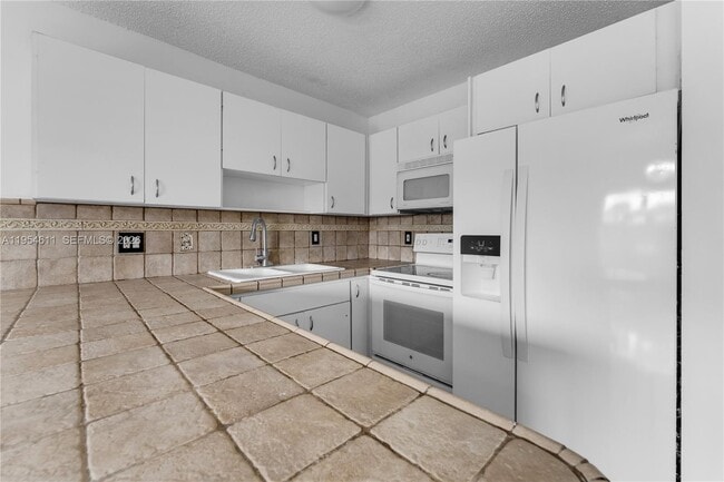 Building Photo - 6350 SW 139th Ave