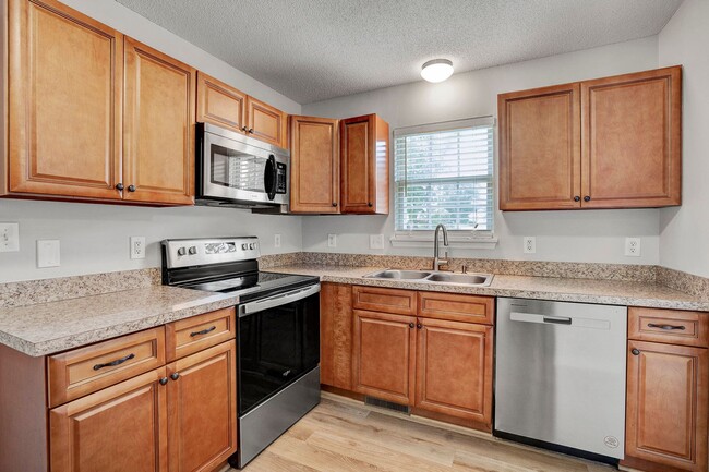 Building Photo - 1300 Poplar Ridge Rd