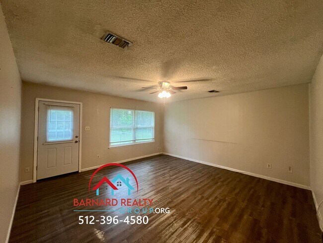 Building Photo - 106 Whitetail Dr