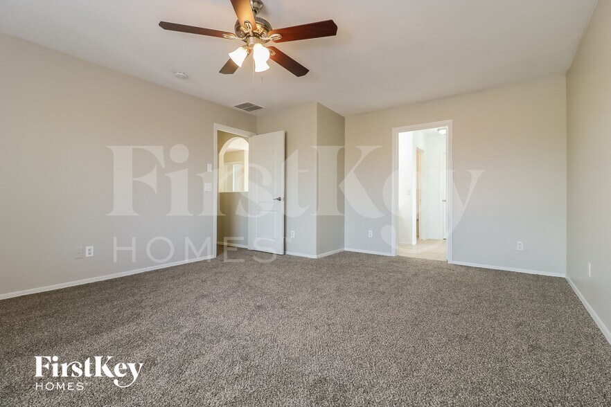 Building Photo - 25193 W Cranston Ln