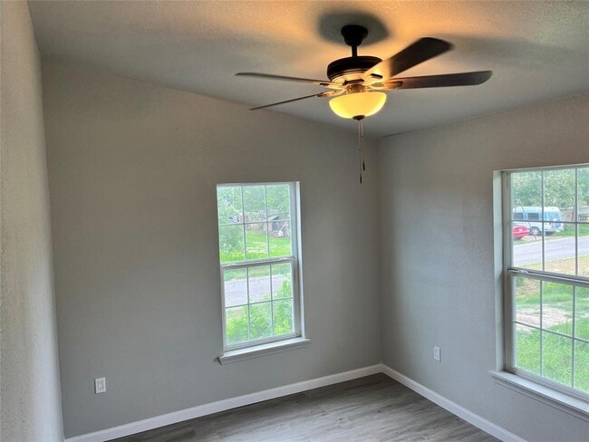 Building Photo - 950 11th St