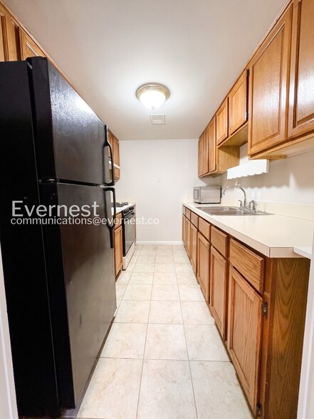 Building Photo - 14806 Bryan Ct