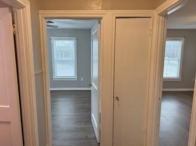 Building Photo - 2706 Palmetto Dr