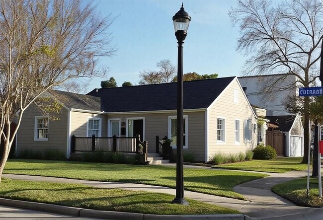 Building Photo - 2611 Tangley St